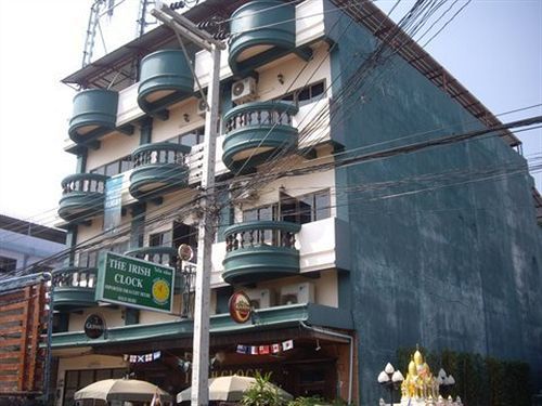 The Irish Clock Hotel Удон Тани Екстериор снимка