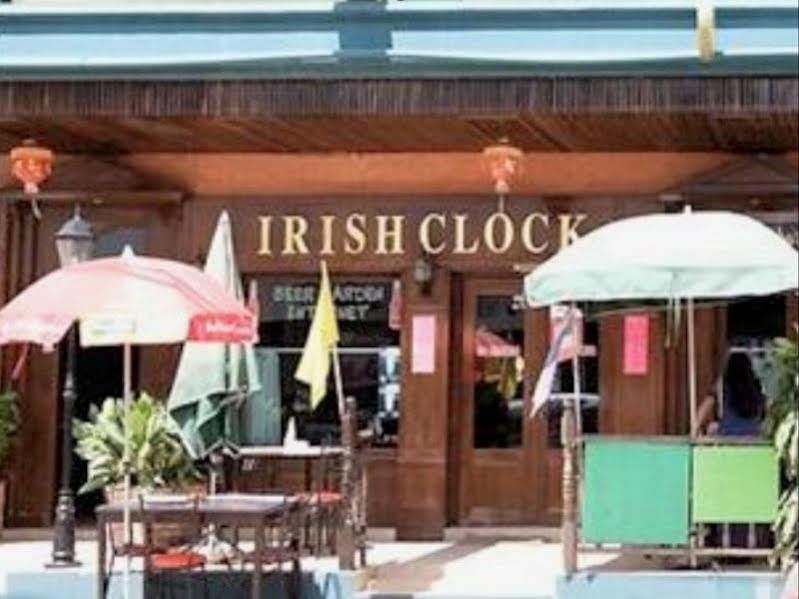 The Irish Clock Hotel Удон Тани Екстериор снимка